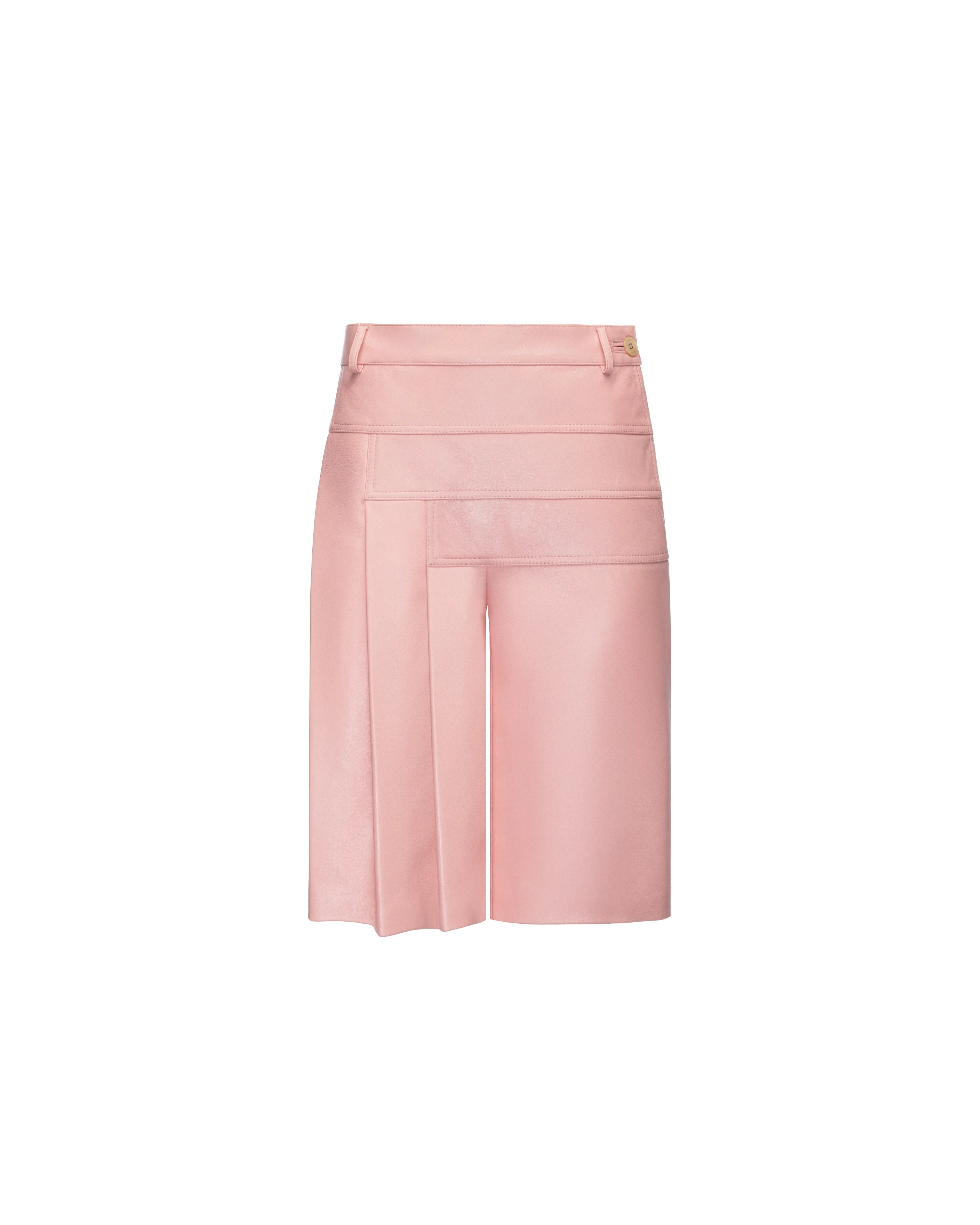 Layered knee-length shorts in leather