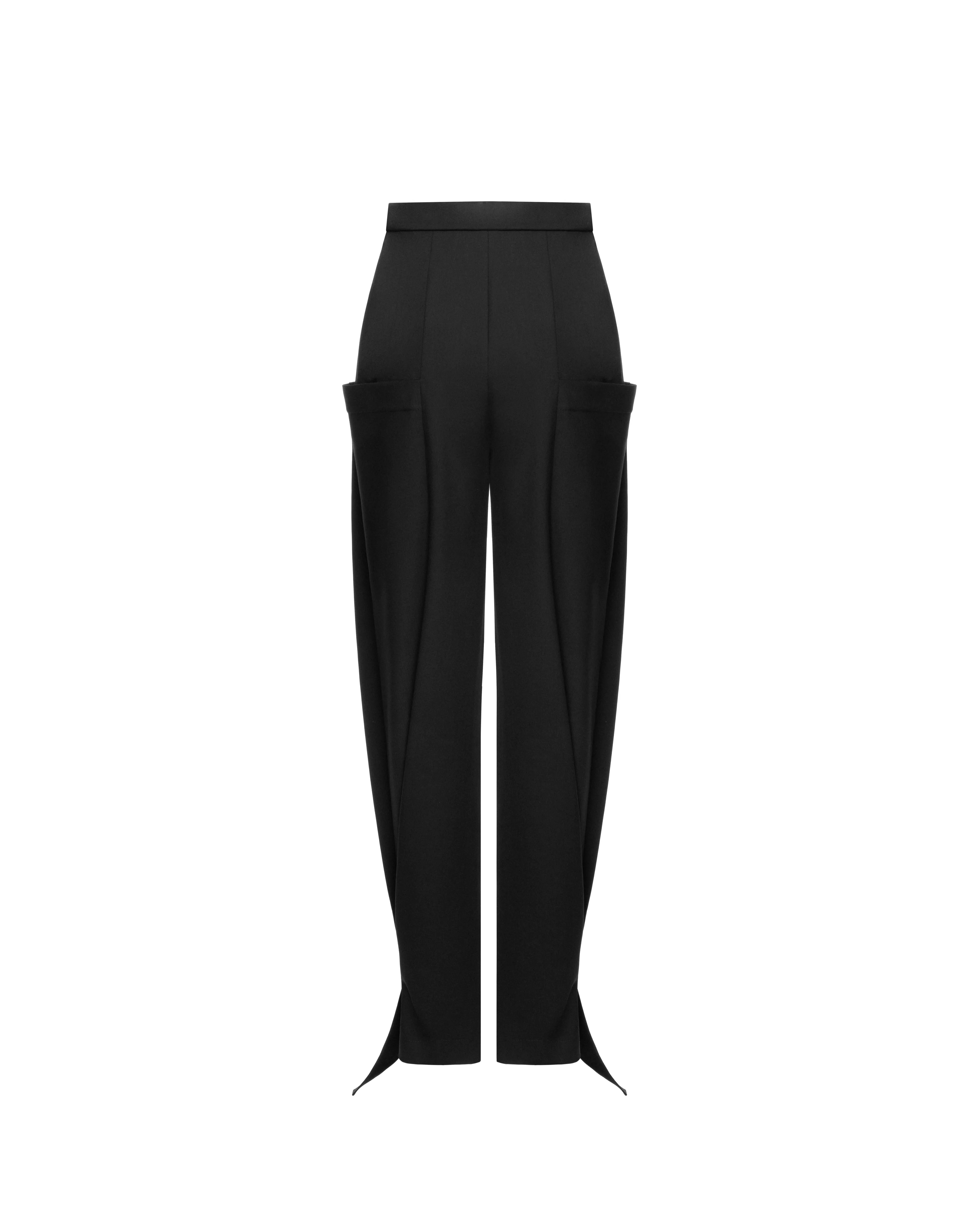 Pleated pants in wool