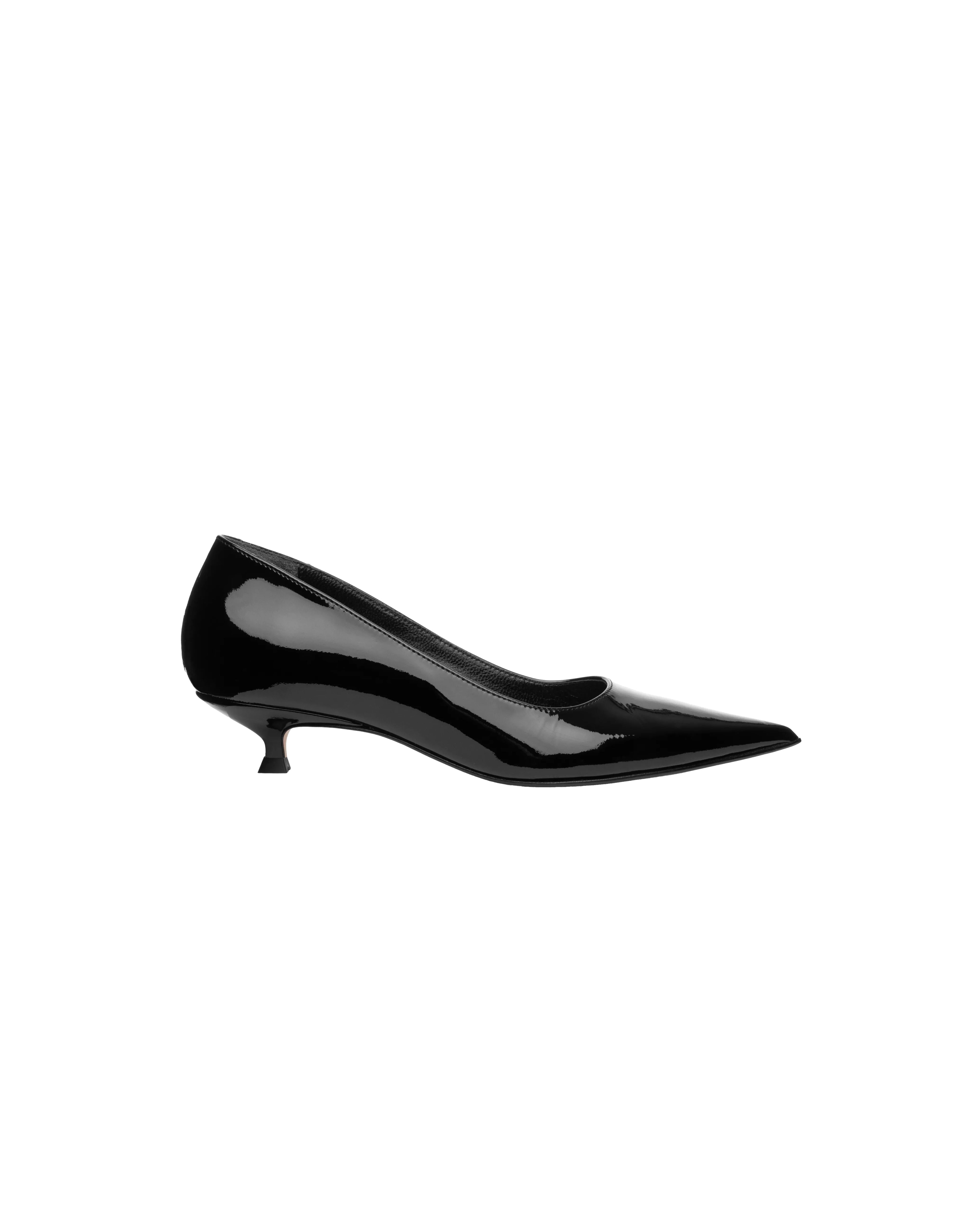 Kitten heel pumps in patent leather